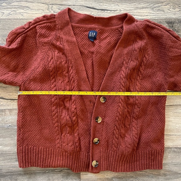 The Gap Cardigan - Picture 5 of 6